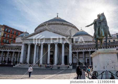 Huge classicistic basilica San Francesco di Paula in downtown Naples, Italy 113906446
