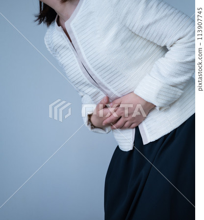 Woman wearing a formal jacket 113907745