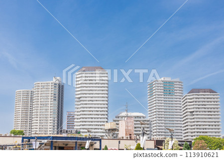 從川口車站東口眺望高層公寓大樓的埼玉縣川口市 從川口車站東口眺望高層公寓大樓的埼玉縣川口市 113910621
