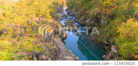 "Iwate Prefecture" Genbikei Gorge and Ichinoseki City dyed in autumn colors 113910828