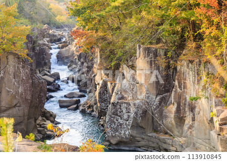 "Iwate Prefecture" Genbikei Gorge and Ichinoseki City dyed in autumn colors "Iwate Prefecture" Genbikei Gorge and Ichinoseki City dyed in autumn colors 113910845