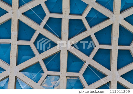 Architectural detail texture background with oriental hexagonal grid pattern 113911209