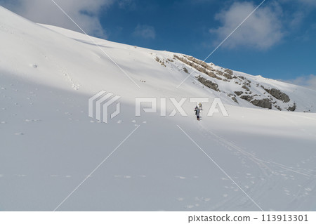 Pushing Limits on High: A Team of Experts Conquers the Backcountry 113913301