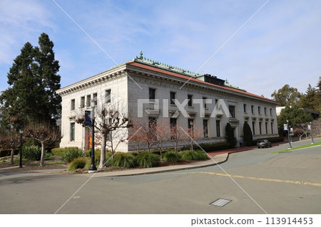 University of Califfornia at Berkeley Campus University of Califfornia at Berkeley Campus 113914453