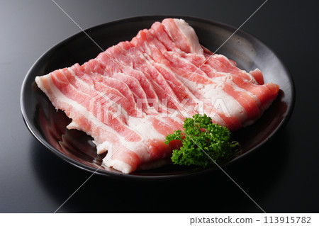 Pork rib slice 113915782