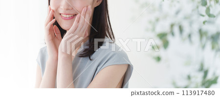 Smiling middle-aged woman, beauty Smiling middle-aged woman, beauty 113917480