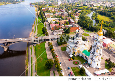 Drone view of the city of Rybinsk with the bridge over the Volga River 113917672