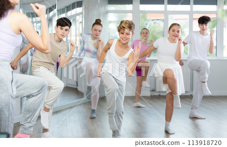 Group of boys and girls dancing dancehall 113918720
