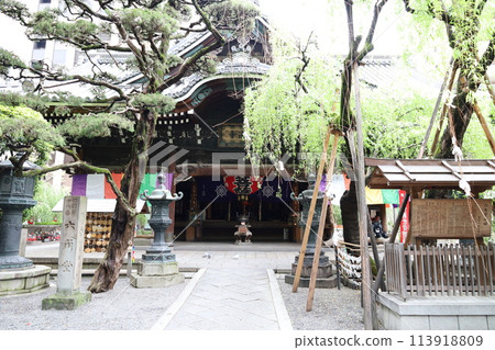 Temple in Kyoto City: Scenery of Chohoji Temple's Rokkakudo Hall Temple in Kyoto City: Scenery of Chohoji Temple's Rokkakudo Hall 113918809