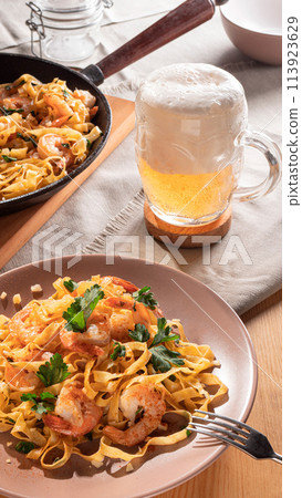 fried rice with seafood 113923629