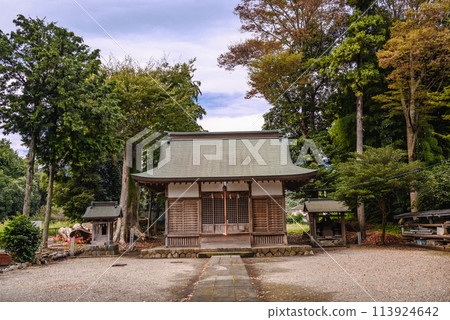 相川町田代詬訪神社全景 113924642