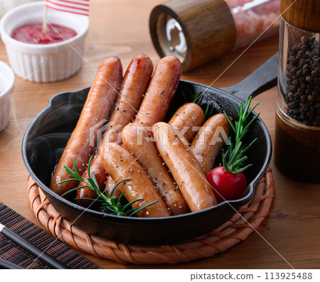 Vienna sausage 113925488
