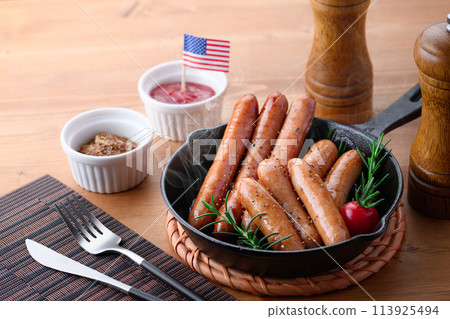 Vienna sausage 113925494