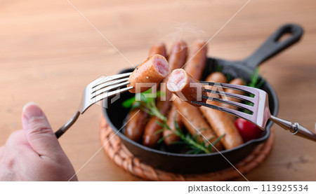 Vienna sausage 113925534