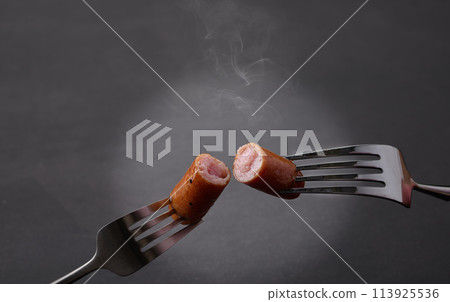 Vienna sausage 113925536