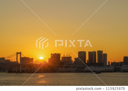 Diamond Fuji at sunset from Toyosu 113925870