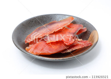 鮭魚鳥羽，鮭魚，鳥羽，美味，酒精，零食，酒精吃，吃，魚，鮭魚，煙熏，切片，清酒，酒精 113928321