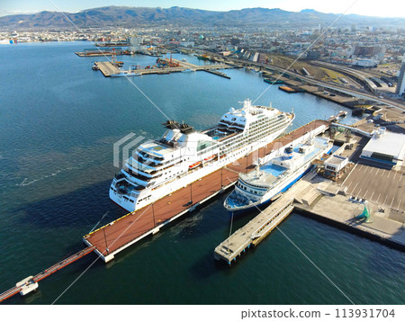 Photographing the Seabourn Odyssey calling at Hakodate Port in Hakodate, Hokkaido in spring 113931704
