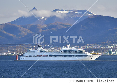 Photographing the Seabourn Odyssey calling at Hakodate Port in Hakodate, Hokkaido in spring 113931736
