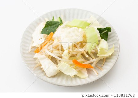 白色背景上的混合蔬菜 113931768