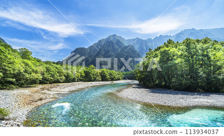 Kamikochi in Summer: Azusa River and Mt. Roppaku (Matsumoto City, Nagano Prefecture) 113934037