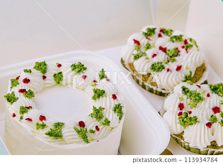 Turkish Maras Vanilla Ice Cream with Pistachio Powder Turkish Maras Vanilla Ice Cream with Pistachio Powder 113934784