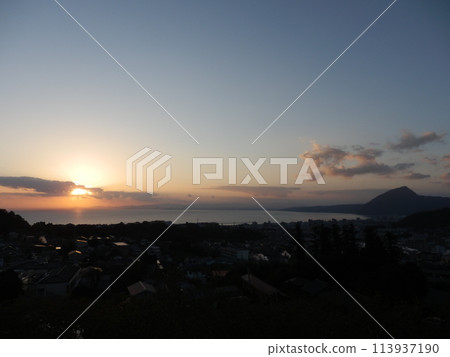 別府灣的朝日 113937190