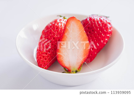 Cut Strawberries Akihime Cut Strawberries Akihime 113939095