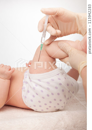 Pediatric Vaccination Procedure 113942283