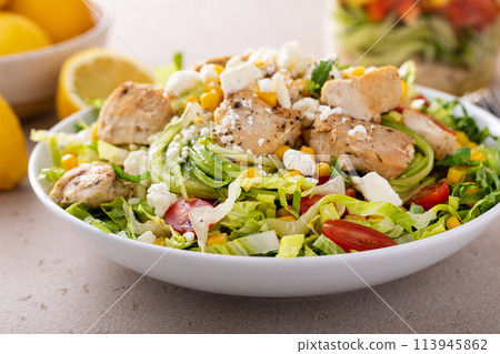 Fresh vegetable salad with corn and chicken 113945862