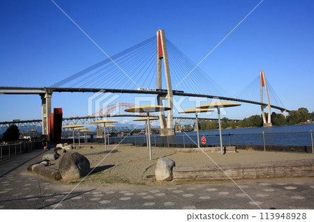 Patulo Bridge over the Fraiser River in New Westminsterr, British Columbia, Canada 113948928