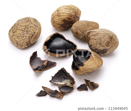 Kruwak (fermented and detoxified pangin seed) 113949045