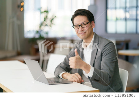 操作個人電腦的人 113951003