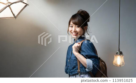 Young lady's portrait 113951025