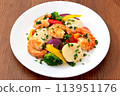 Stir-fried scallops, shrimp and green vegetables 113951176