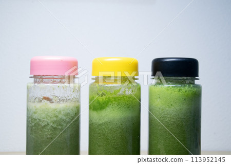 Mix juice of vegetables and fruits Mix juice of vegetables and fruits 113952145