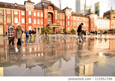 雨後的東京站丸之內出口廣場 113952766
