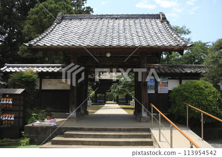 Morinji Temple: Black Gate (Tatebayashi City, Gunma Prefecture) Morinji Temple: Black Gate (Tatebayashi City, Gunma Prefecture) 113954542