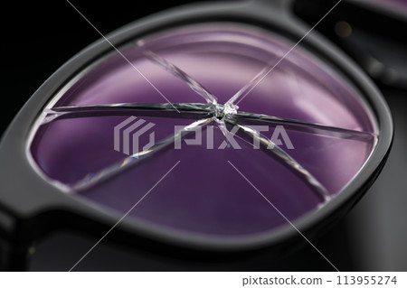 眼鏡鏡片碎了 113955274