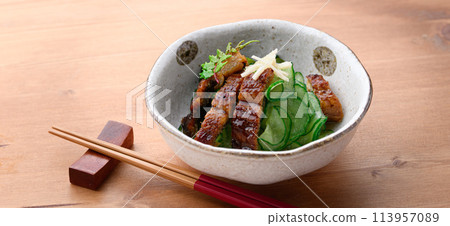 Uzaku (cucumber and eel vinegared food) 113957089