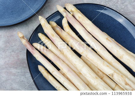 bundle of white asparagus. 113965938