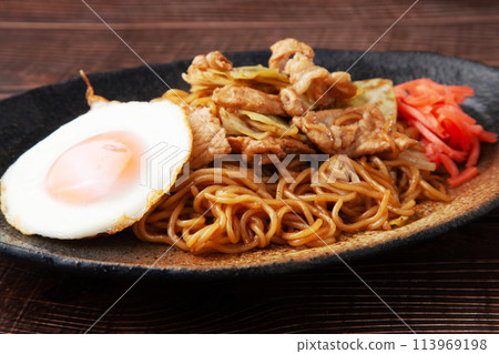 Fried noodles  113969198