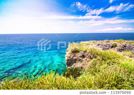 Beautiful hill with sea view 113970098