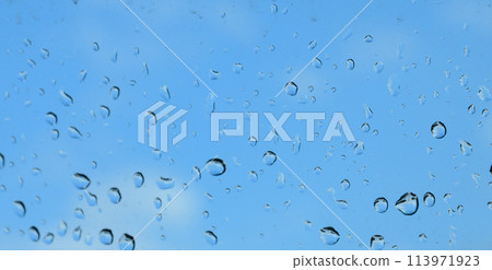 rain drops on car window 113971923
