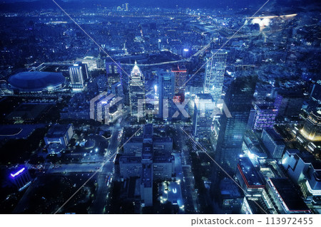 從高層建築的夜景 113972455
