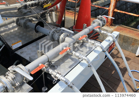 Yokohama City Water Bureau's water tanker: Water tanker dispatched to disaster areas Yokohama City Water Bureau's water tanker: Water tanker dispatched to disaster areas 113974460