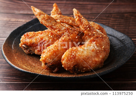 Deep-fried chicken wings Deep-fried chicken wings 113975250