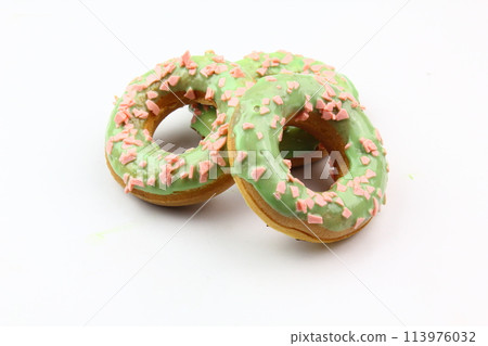 Apetite donut on white background 113976032
