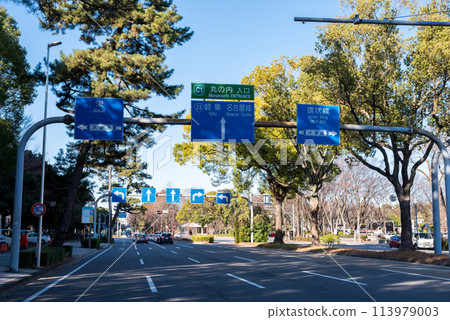 [Key bus lane] Intersection with complicated road signs 113979003