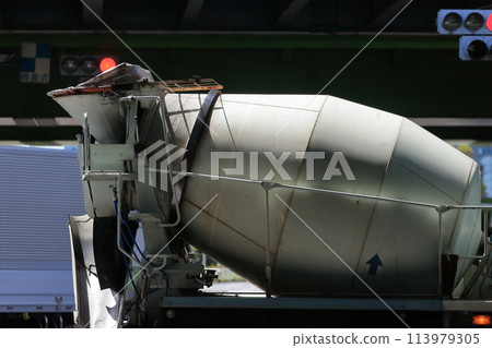 Image of agitator truck (concrete mixer truck) 113979305